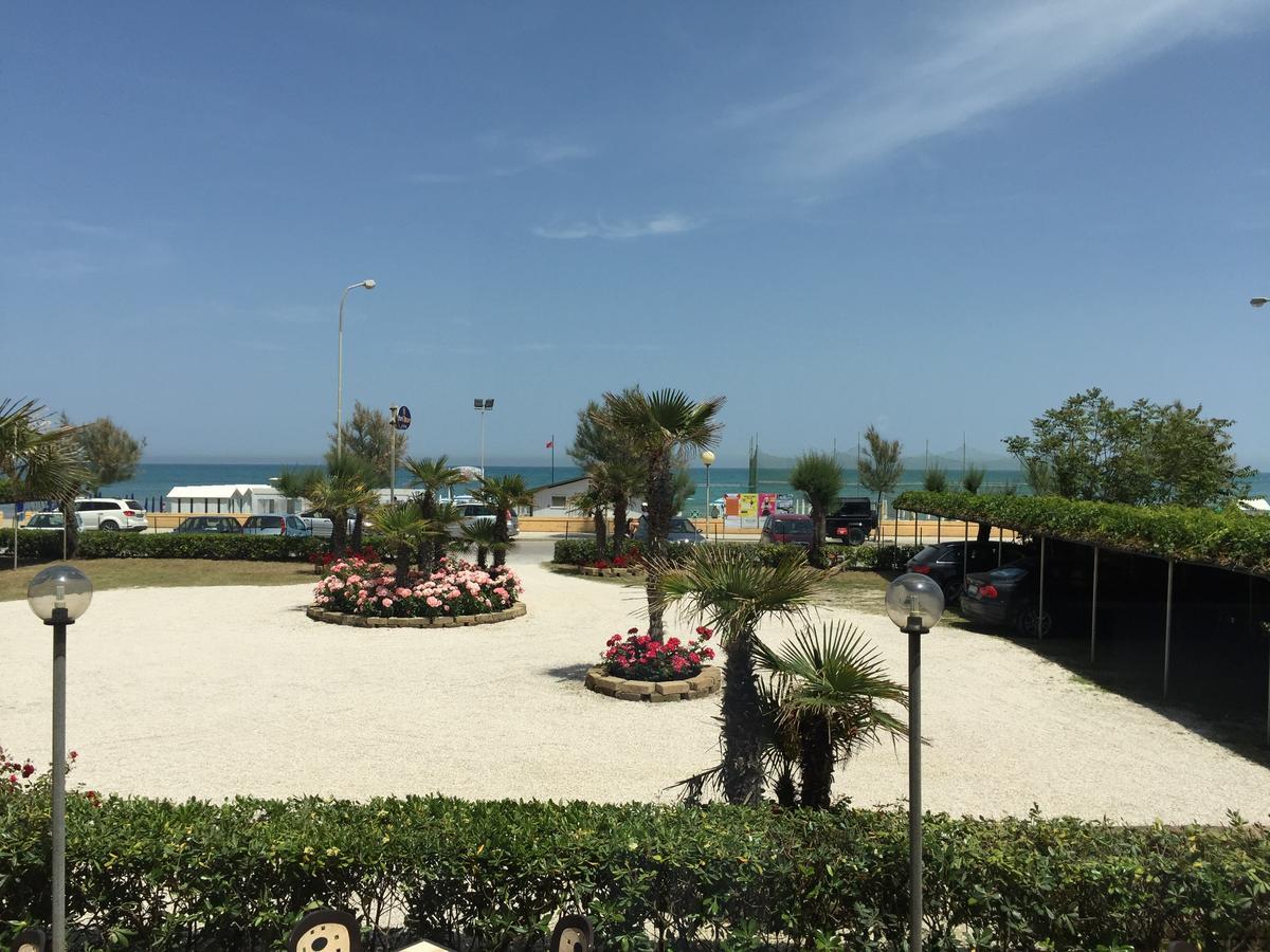 Hotel Tritone Senigallia Dış mekan fotoğraf